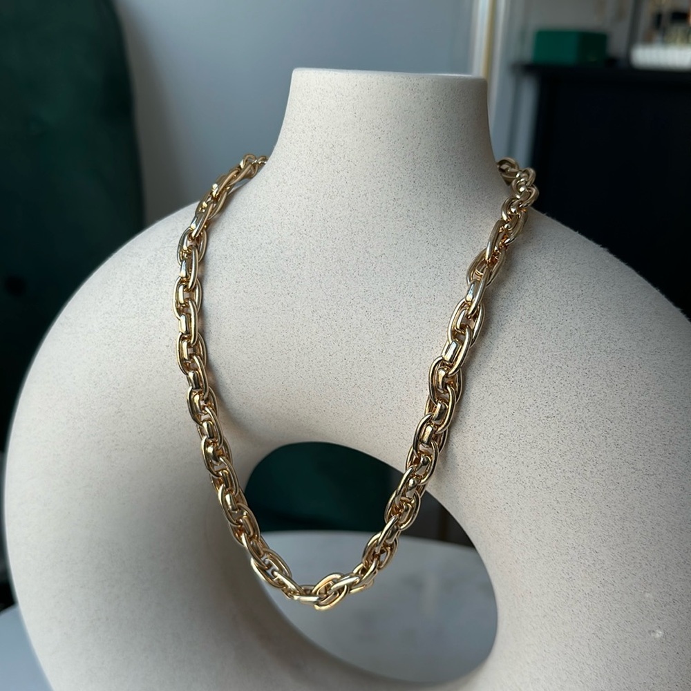 NEW Banana Republic Twist Chain Link Necklace - Gold